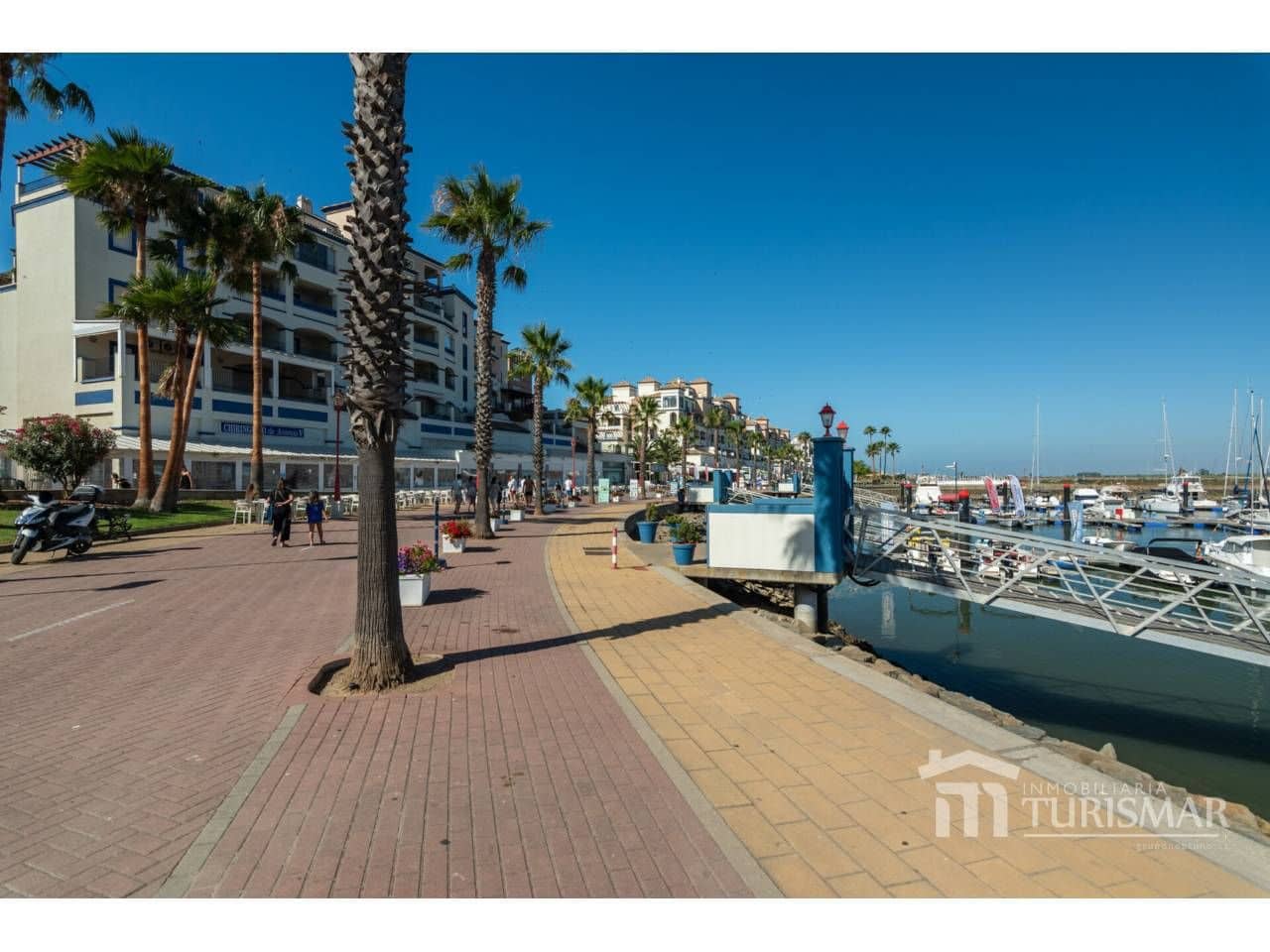 2 bedroom Beach Apartment for sale in Ayamonte with pool garage - € 235,000 (Ref: 9443599)