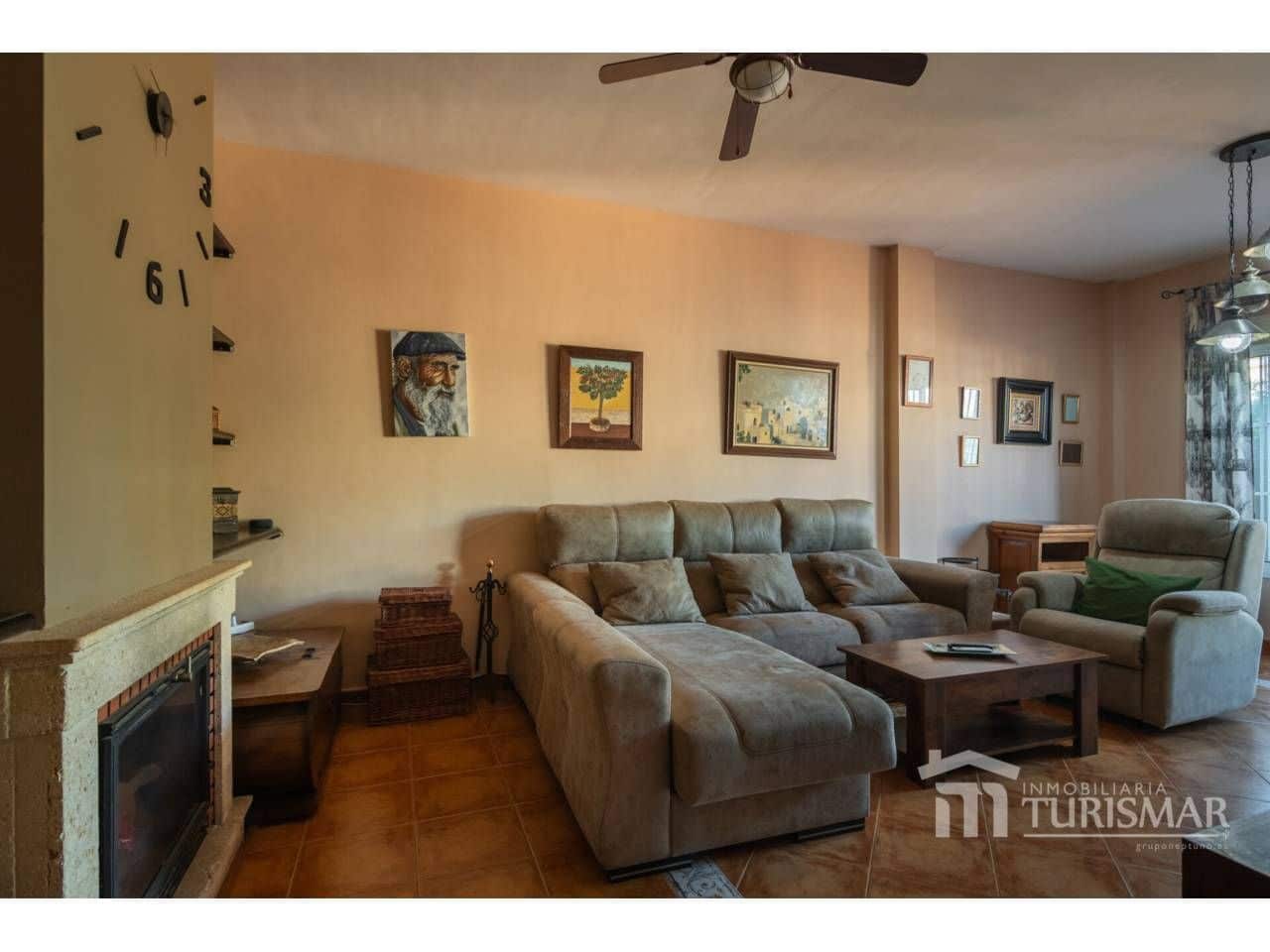 Pareado de 5 habitaciones en Ayamonte en venta - 345.000 € (Ref: 9443601)