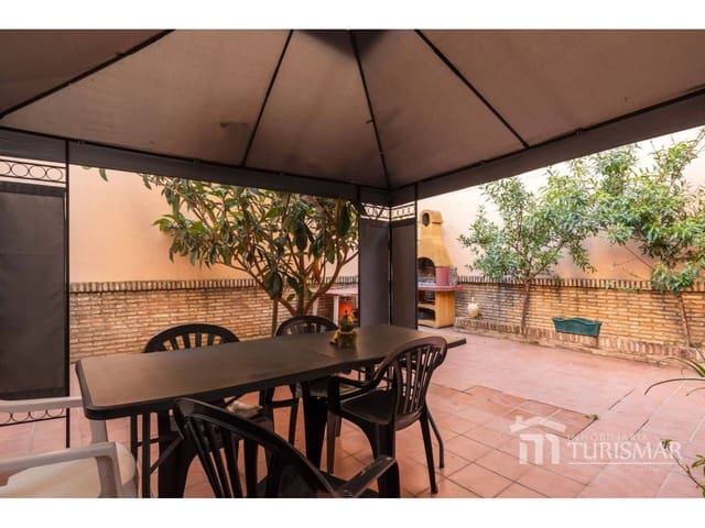 Pareado de 5 habitaciones en Ayamonte en venta - 345.000 € (Ref: 9443601)