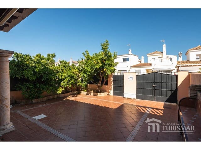 Pareado de 5 habitaciones en Ayamonte en venta - 345.000 € (Ref: 9443601)