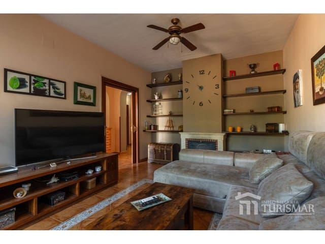 Pareado de 5 habitaciones en Ayamonte en venta - 345.000 € (Ref: 9443601)