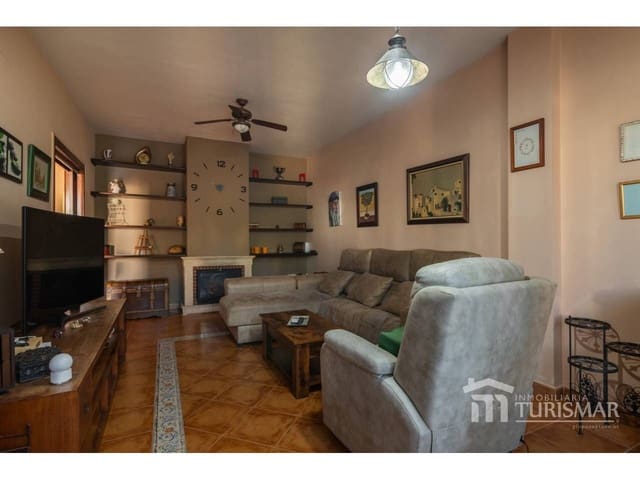 Pareado de 5 habitaciones en Ayamonte en venta - 345.000 € (Ref: 9443601)