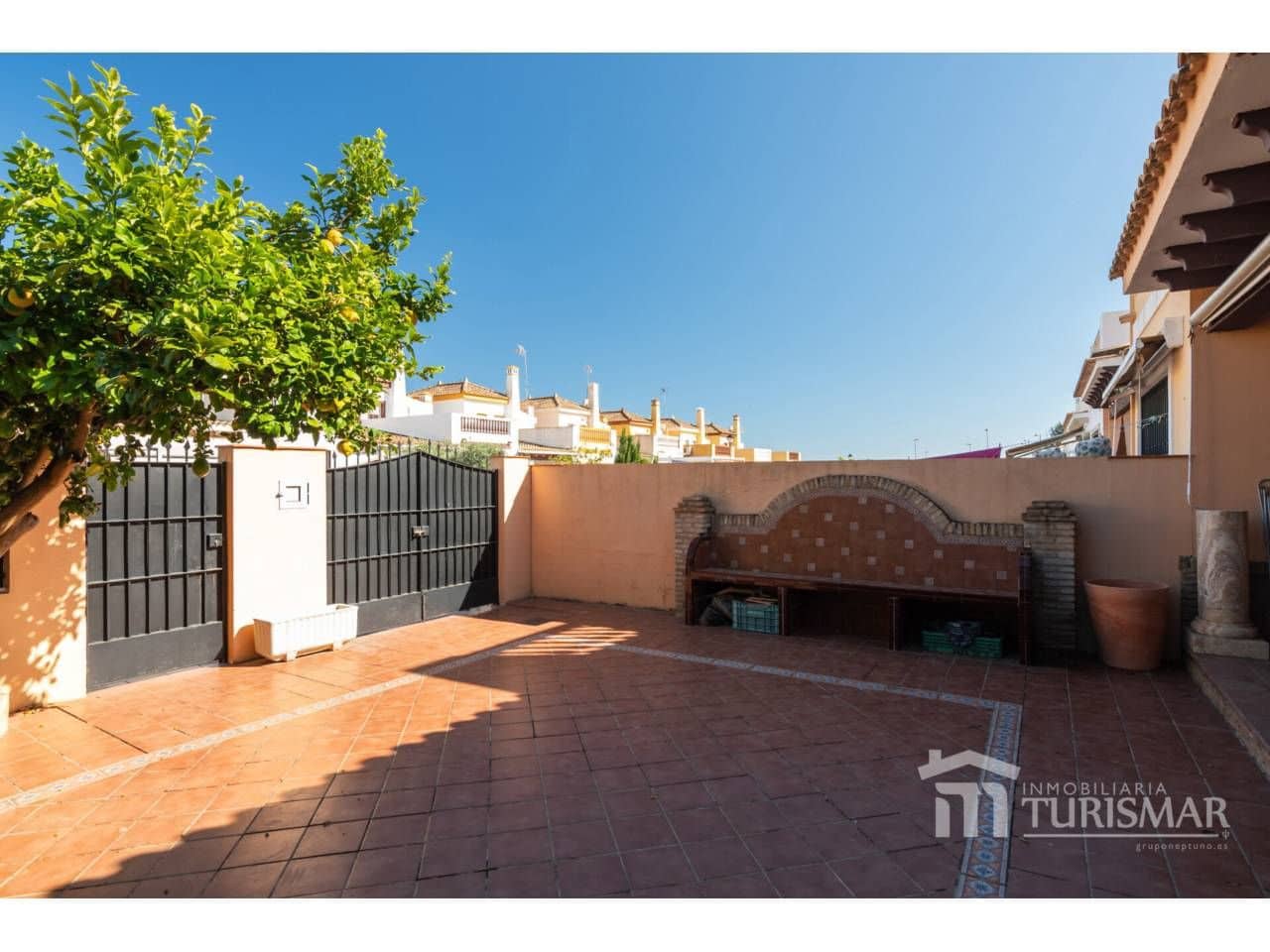 Pareado de 5 habitaciones en Ayamonte en venta - 345.000 € (Ref: 9443601)