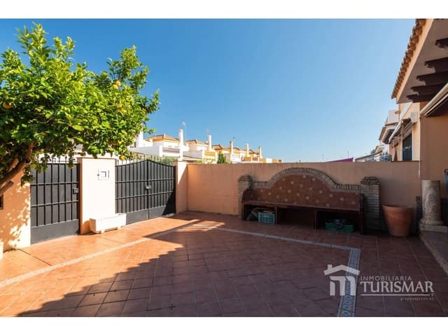 Pareado de 5 habitaciones en Ayamonte en venta - 345.000 € (Ref: 9443601)