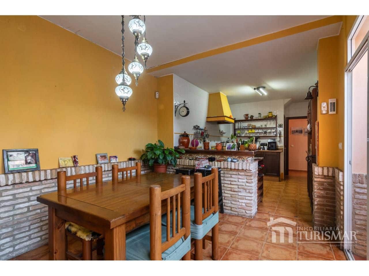 Pareado de 5 habitaciones en Ayamonte en venta - 345.000 € (Ref: 9443601)