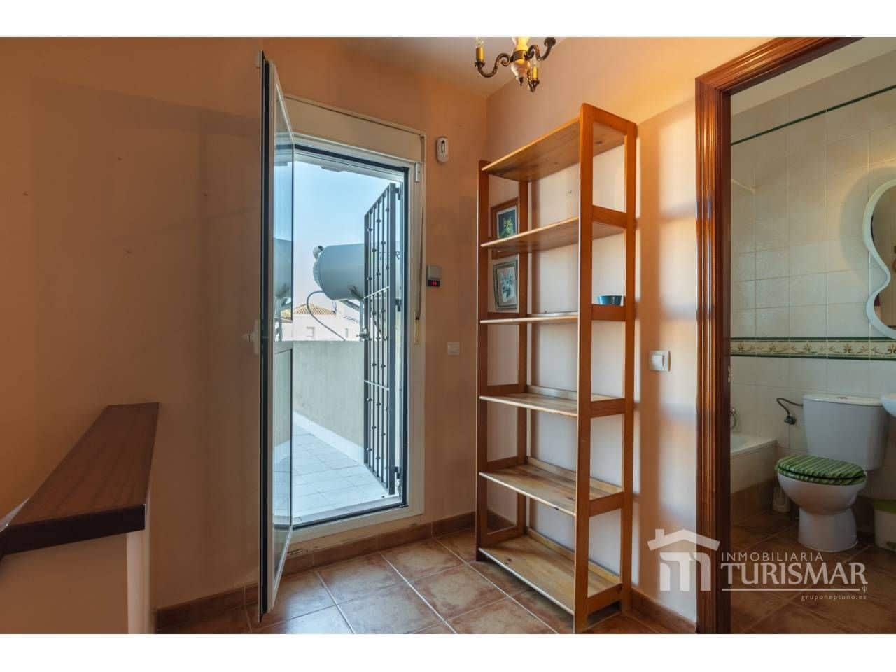 Pareado de 5 habitaciones en Ayamonte en venta - 345.000 € (Ref: 9443601)