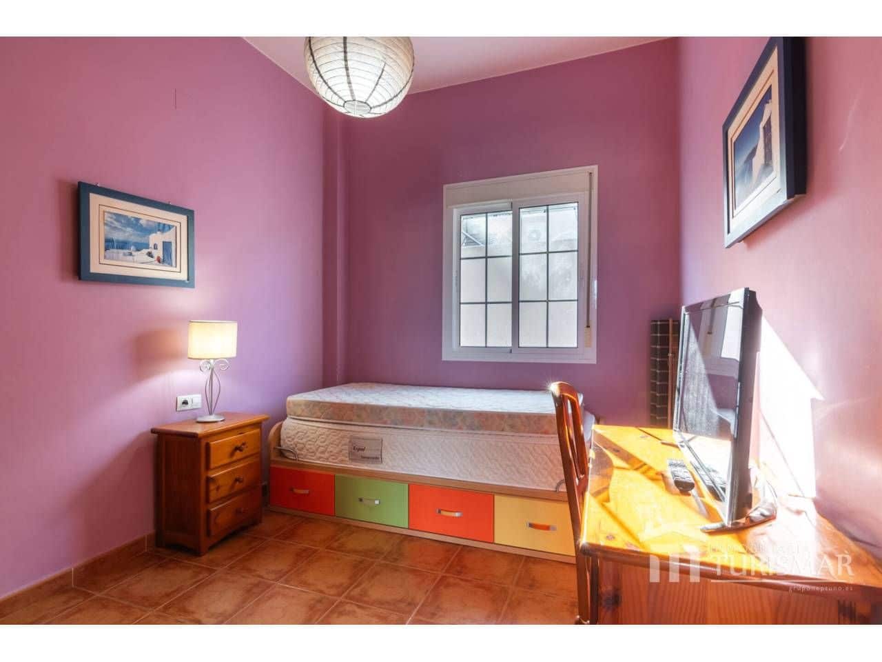 Pareado de 5 habitaciones en Ayamonte en venta - 345.000 € (Ref: 9443601)