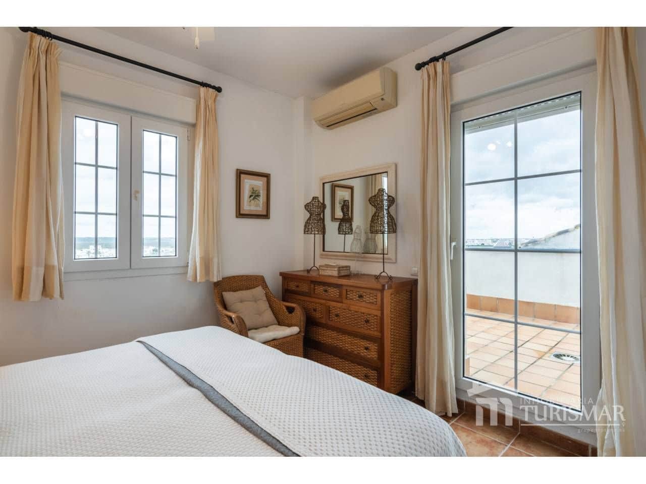 3 bedroom Penthouse for sale in Ayamonte with pool garage - € 580,000 (Ref: 9443603)