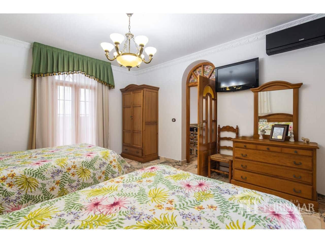 Chalet de 3 habitaciones en Ayamonte en venta con piscina garaje - 680.000 € (Ref: 9443606)