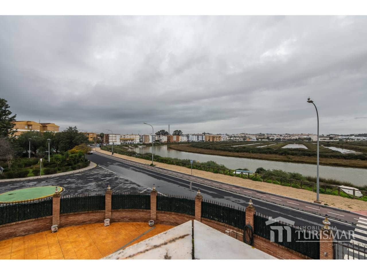 Chalet de 3 habitaciones en Ayamonte en venta con piscina garaje - 680.000 € (Ref: 9443606)