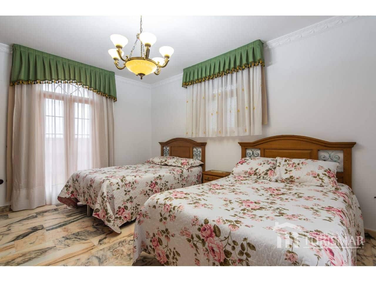 Chalet de 3 habitaciones en Ayamonte en venta con piscina garaje - 680.000 € (Ref: 9443606)