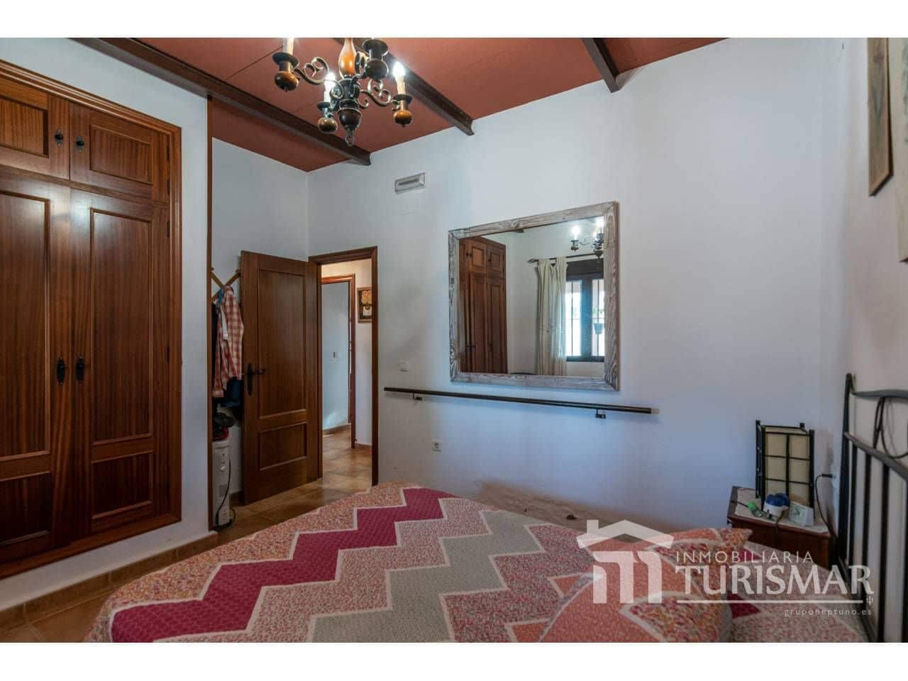 4 bedroom Finca/Country House for sale in Lepe with garage - € 286,000 (Ref: 9443608)