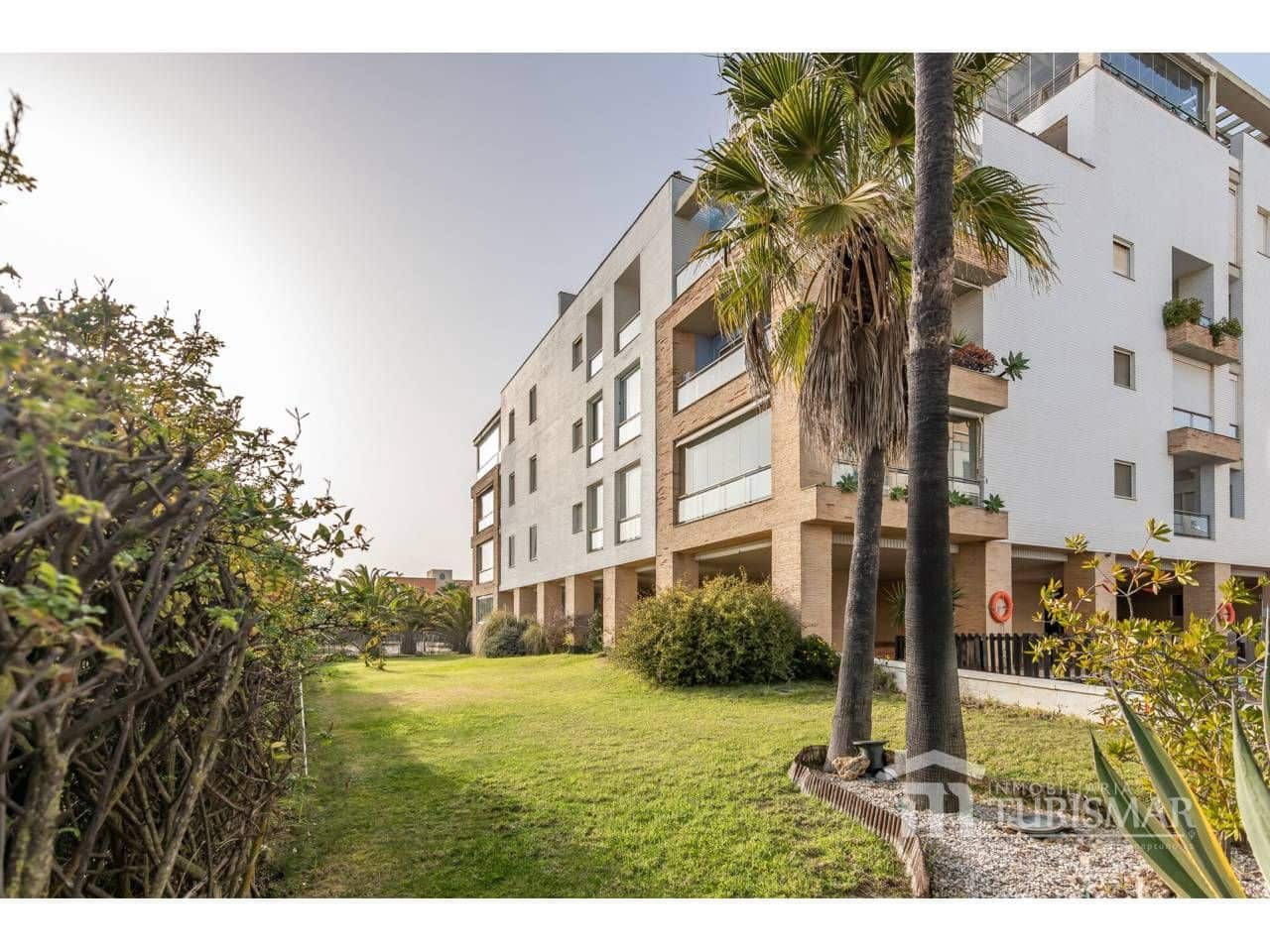 Ático de 3 habitaciones en Ayamonte en venta con piscina garaje - 425.000 € (Ref: 9443610)