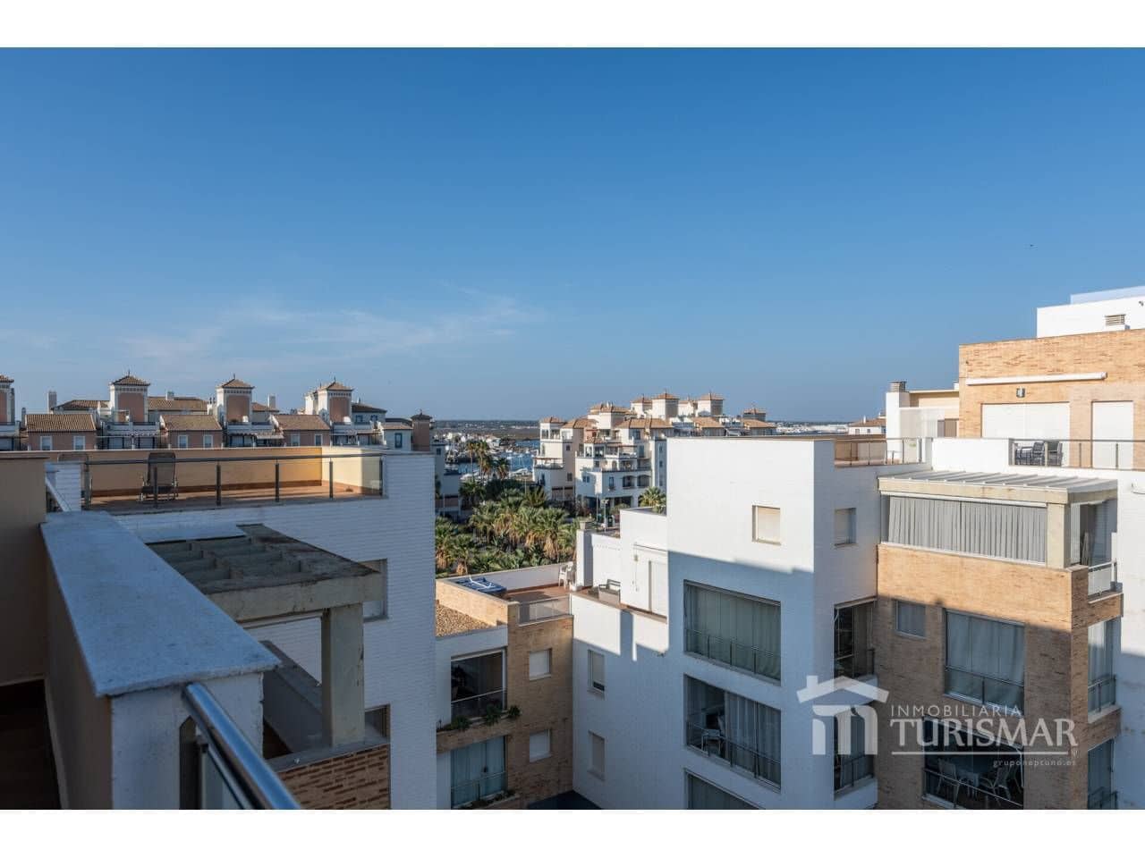 3 makuuhuone Kattohuoneisto myytävänä paikassa Ayamonte mukana uima-altaan 
autotalli - 425 000 € (Ref: 9443611)