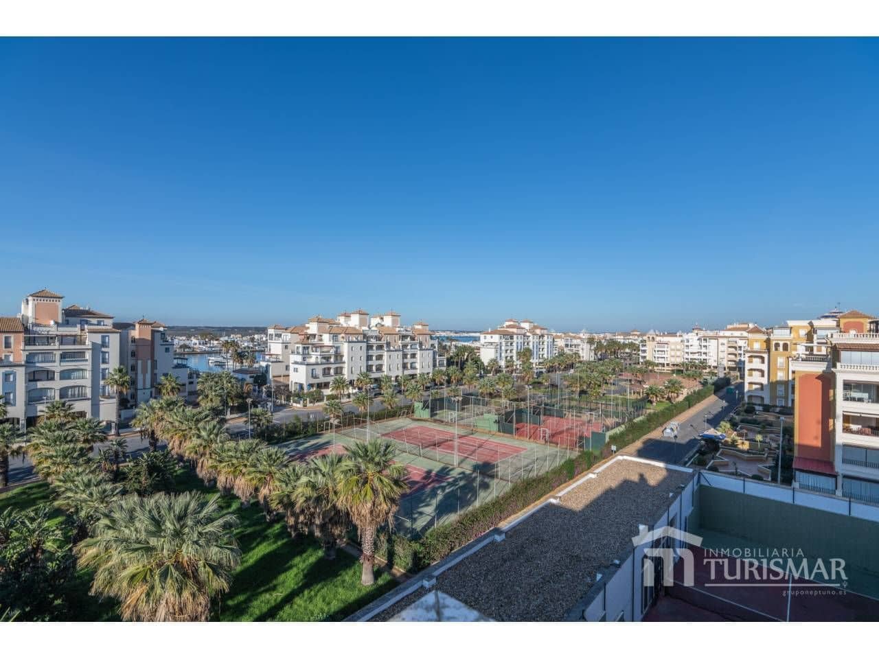 3 makuuhuone Kattohuoneisto myytävänä paikassa Ayamonte mukana uima-altaan 
autotalli - 425 000 € (Ref: 9443621)