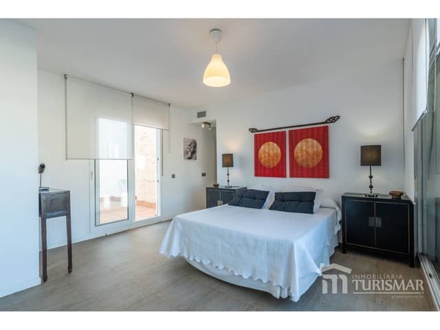 Ático de 3 habitaciones en Ayamonte en venta con piscina garaje - 520.000 € (Ref: 9443627)