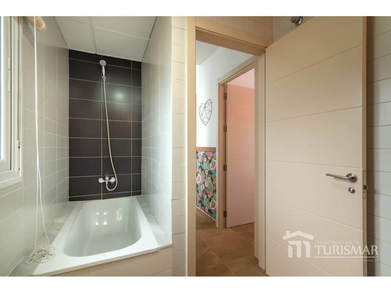 3 bedroom Semi-detached Villa for sale in Ayamonte with garage - € 315,000 (Ref: 9521920)