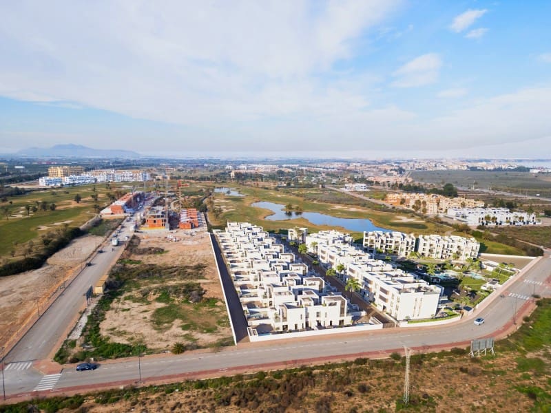 3 soveværelse Lejlighed til salg i Los Alcazares med swimmingpool garage - € 369.000 (Ref: 10061682)
