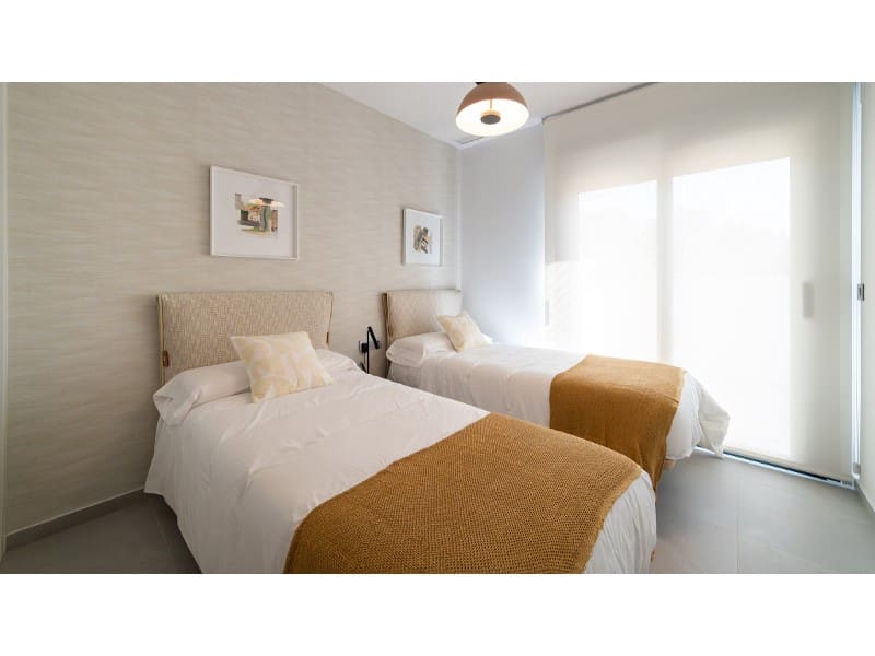 3 bedroom Apartment for sale in Benidorm with pool - € 800,000 (Ref: 9549823)