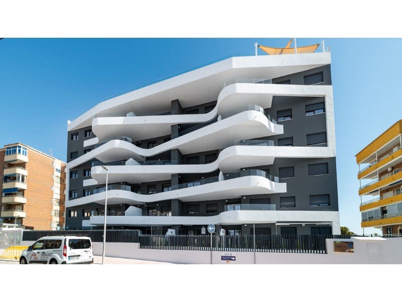 3 quarto Apartamento para venda em Punta Prima - 880 000 € (Ref: 9582910)