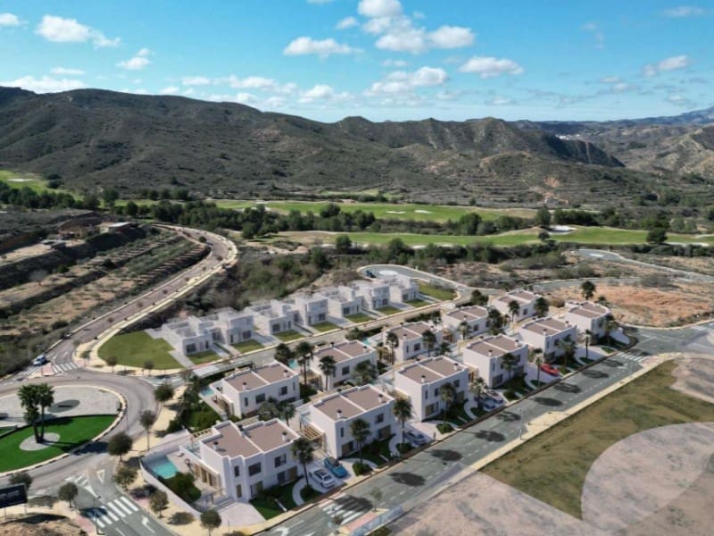 3 makuuhuone Huvila myytävänä paikassa Monforte del Cid mukana uima-altaan - 489 000 € (Ref: 9625524)