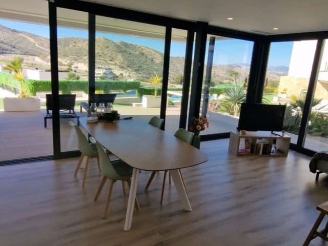 3 Zimmer Apartment zu verkaufen in Monforte del Cid mit Pool - 445.000 € (Ref: 9627539)