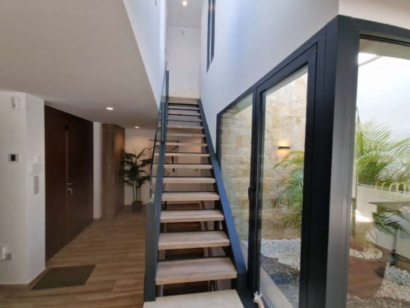 3 bedroom Villa for sale in Monforte del Cid with pool - € 795,000 (Ref: 9627540)