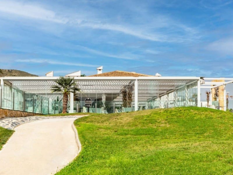 Apartamento de 2 habitaciones en Monforte del Cid en venta con piscina - 375.000 € (Ref: 9627542)