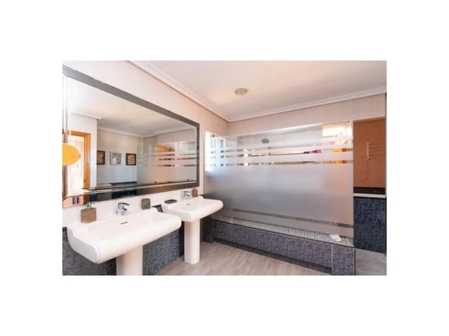 4 bedroom Villa for sale in La Mata, Torrevieja - € 1,150,000 (Ref: 9783199)