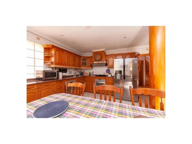 4 bedroom Villa for sale in La Mata, Torrevieja - € 1,150,000 (Ref: 9783199)