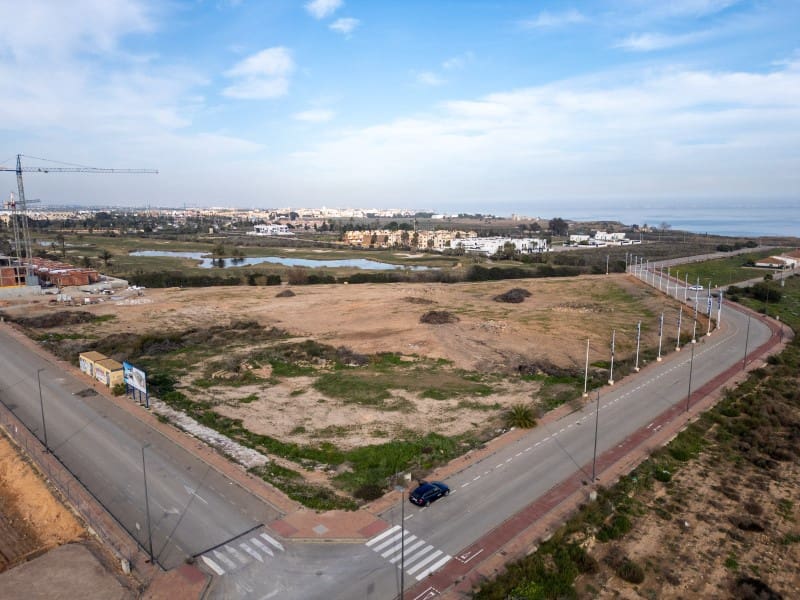 3 soveværelse Byhus til salg i Los Alcazares med swimmingpool - € 470.000 (Ref: 9824840)