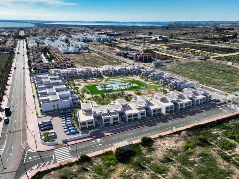 Apartamento de 2 habitaciones en Ciudad Quesada en venta - 353.000 € (Ref: 9824856)