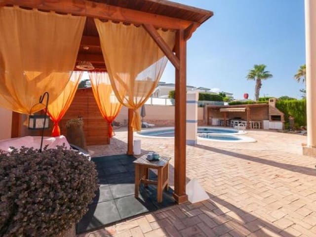 4 soverom Villa til salgs i La Mata, Torrevieja - € 1 205 500 (Ref: 9828855)