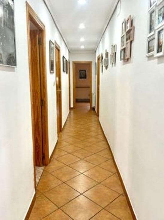 Chalet de 4 habitaciones en Bétera en venta con piscina - 550.000 € (Ref: 10081302)