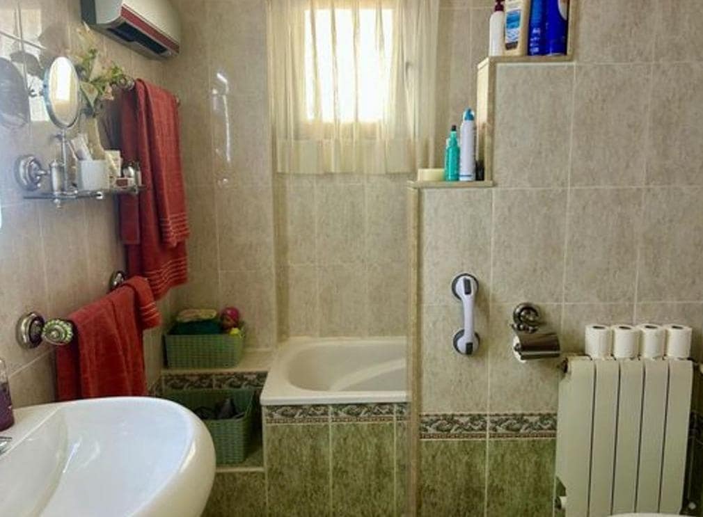 Chalet de 4 habitaciones en Bétera en venta con piscina - 550.000 € (Ref: 10081302)