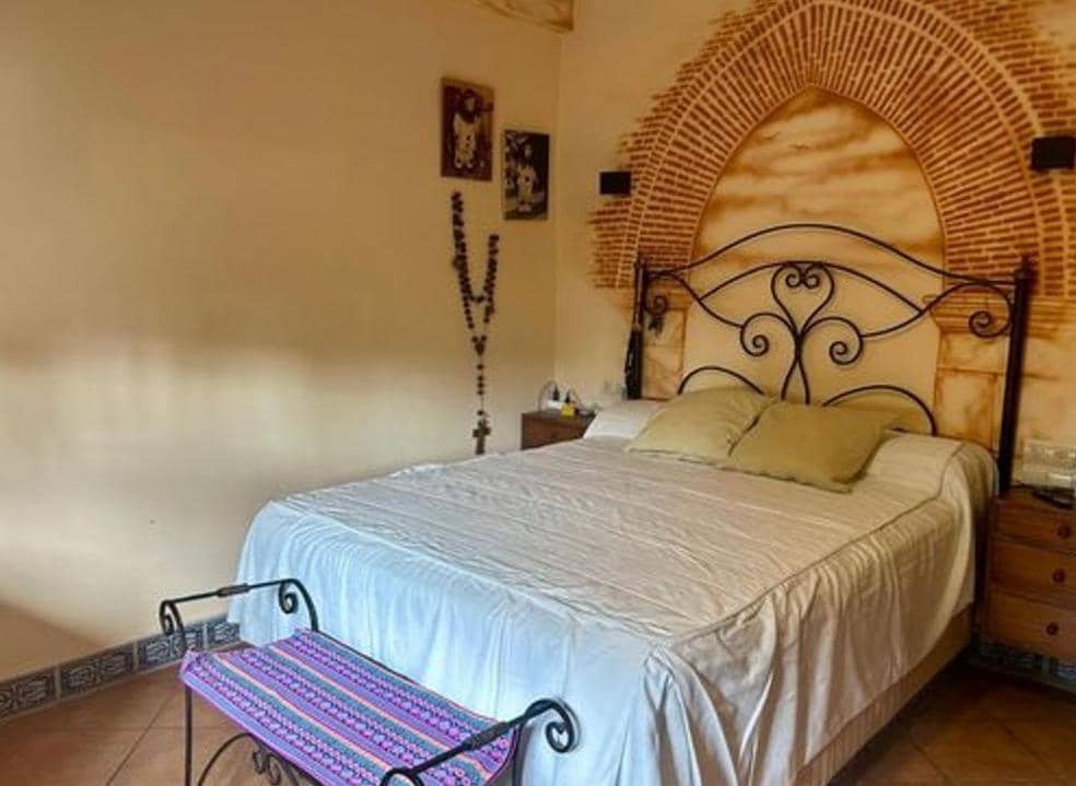 Chalet de 4 habitaciones en Bétera en venta con piscina - 550.000 € (Ref: 10081302)