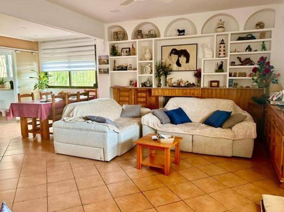 Chalet de 4 habitaciones en Bétera en venta con piscina - 550.000 € (Ref: 10081302)
