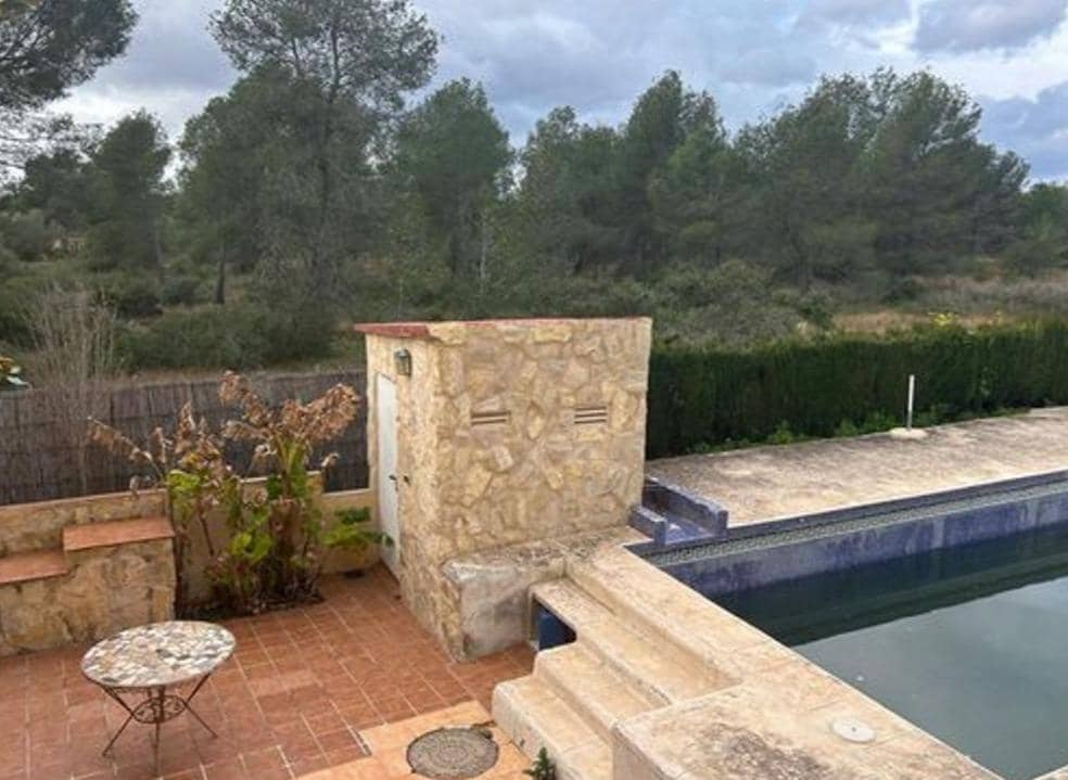Chalet de 4 habitaciones en Bétera en venta con piscina - 550.000 € (Ref: 10081302)