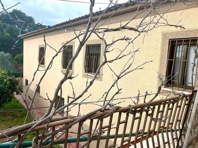 Chalet de 4 habitaciones en Bétera en venta con piscina - 550.000 € (Ref: 10081302)