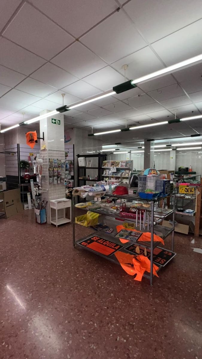 Kaupallinen myytävänä paikassa Valencia kaupunki - 450 000 € (Ref: 10081304)