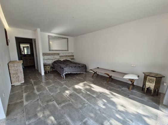 4 slaapkamer Villa te koop in Santa Eulalia / Santa Eularia met garage - € 2.000.000 (Ref: 9583453)