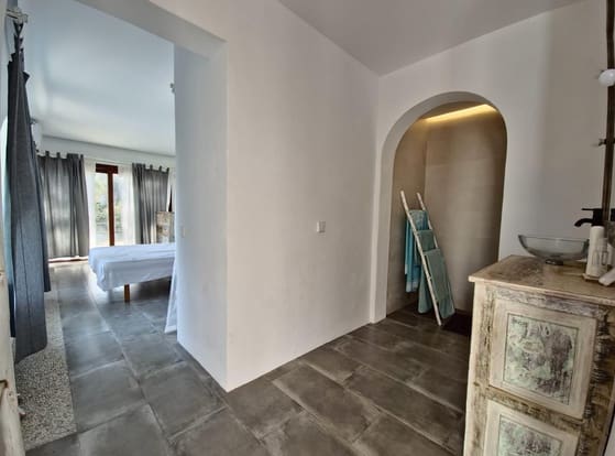 4 slaapkamer Villa te koop in Santa Eulalia / Santa Eularia met garage - € 2.000.000 (Ref: 9583453)