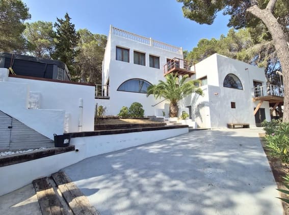 4 slaapkamer Villa te koop in Santa Eulalia / Santa Eularia met garage - € 2.000.000 (Ref: 9583453)