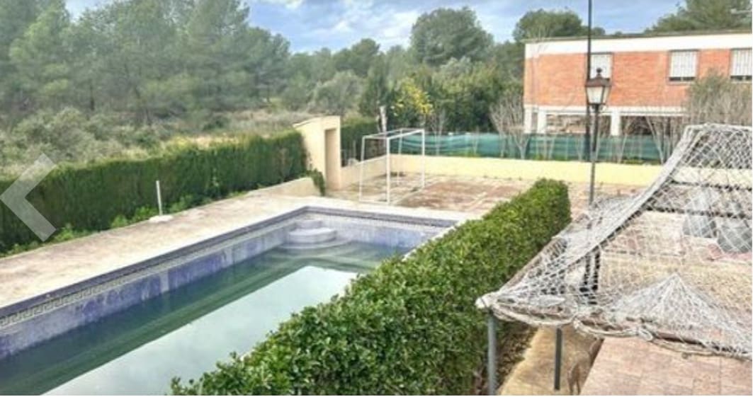 4 makuuhuone Huvila myytävänä paikassa Betera - 550 000 € (Ref: 9585012)