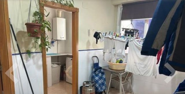 4 bedroom Flat for sale in Montserrat - € 170,000 (Ref: 9588042)