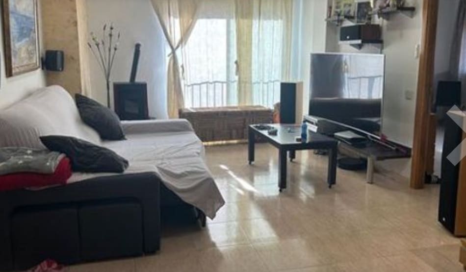 4 bedroom Flat for sale in Montserrat - € 170,000 (Ref: 9588042)