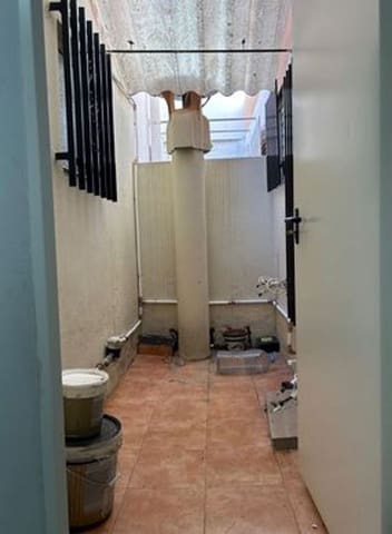 Commerciale in vendita in Benicalap, Valencia città - 150.000 € (Rif: 9801407)