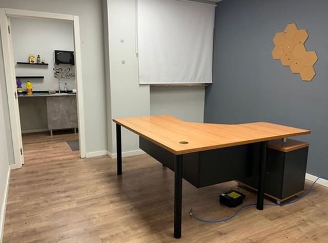 Commerciale in vendita in Benicalap, Valencia città - 150.000 € (Rif: 9801407)