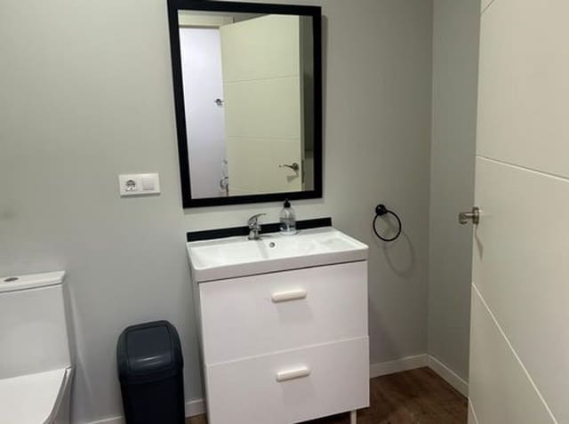 Commerciale in vendita in Benicalap, Valencia città - 150.000 € (Rif: 9801407)