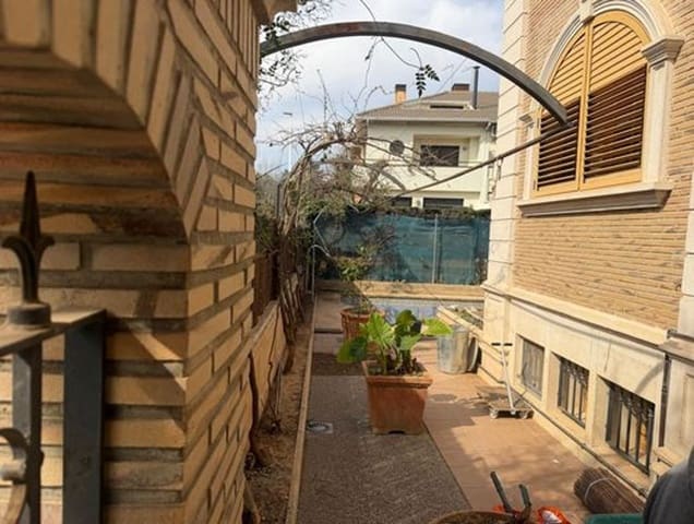 5 soveværelse Villa til salg i Picanya med swimmingpool - € 975.000 (Ref: 9801411)